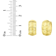 Load image into Gallery viewer, 14k Yellow Gold 16mm Reversible Polished &amp; Linear Diamond Cut Huggie Earrings
