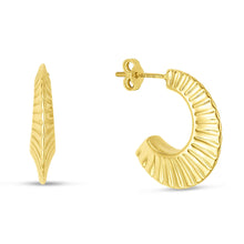 Load image into Gallery viewer, 14k Yellow Gold 19mm Graduated Scalloped Pointed Half Hoop Earrings
